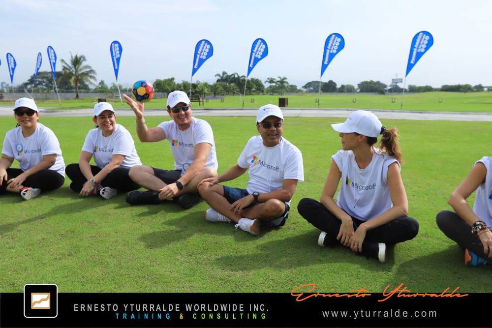 México Team Building | Ejercicio colaborativo con dinámicas de cuerdas bajas en un entorno natural en México